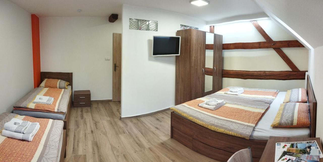 100dola Otel Male Hostice Dış mekan fotoğraf